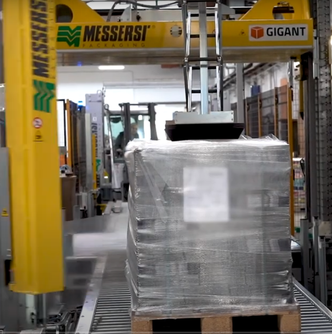 PVS vollautomatisiert Paletten verpacken